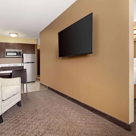 Microtel Inn And Suites By Wyndham Weyburn Εξωτερικό φωτογραφία
