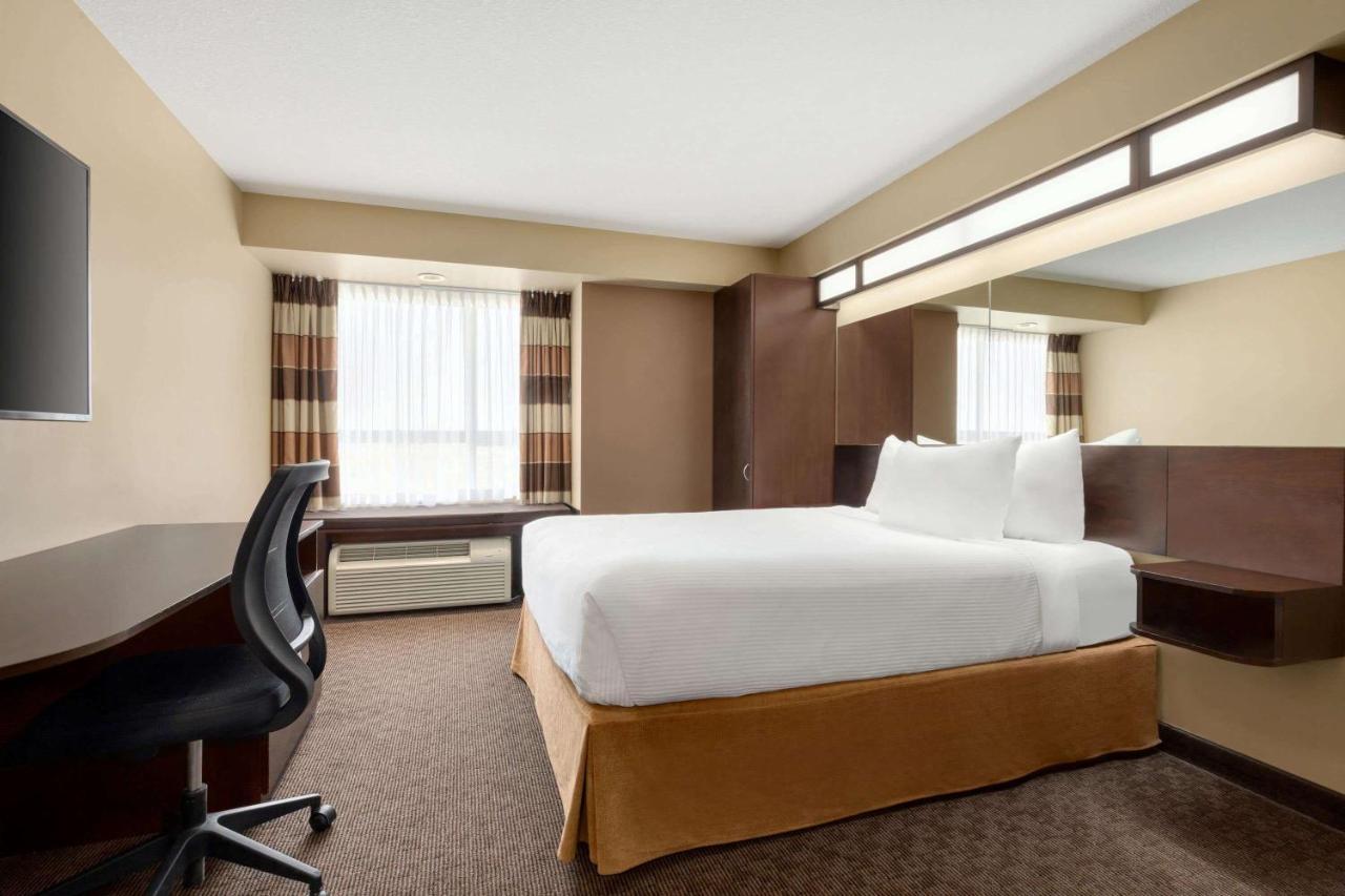 Microtel Inn And Suites By Wyndham Weyburn Εξωτερικό φωτογραφία