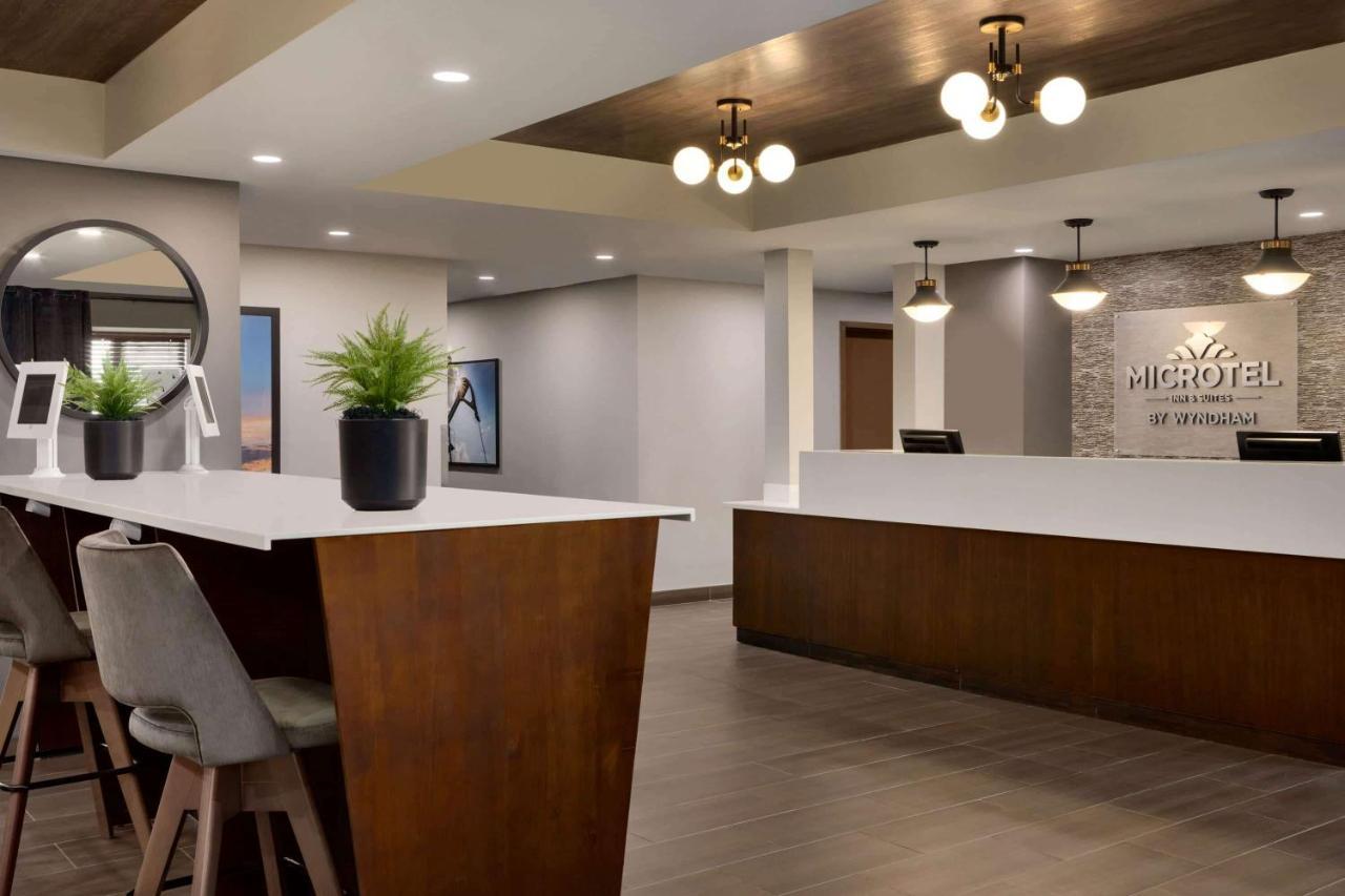 Microtel Inn And Suites By Wyndham Weyburn Εξωτερικό φωτογραφία