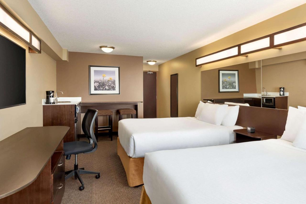 Microtel Inn And Suites By Wyndham Weyburn Εξωτερικό φωτογραφία