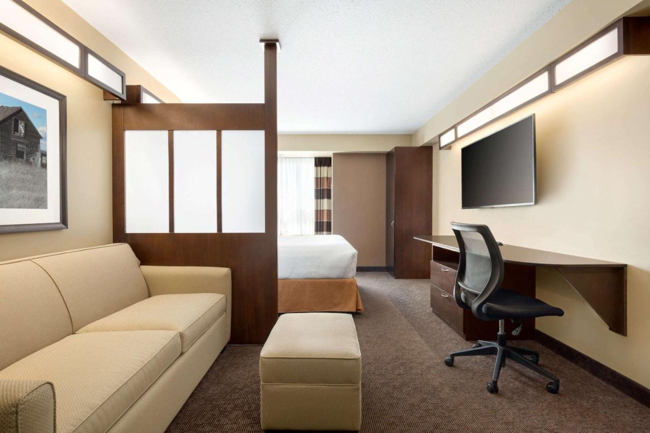 Microtel Inn And Suites By Wyndham Weyburn Εξωτερικό φωτογραφία