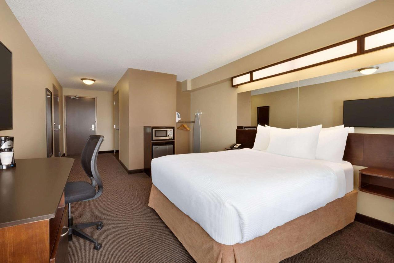 Microtel Inn And Suites By Wyndham Weyburn Εξωτερικό φωτογραφία