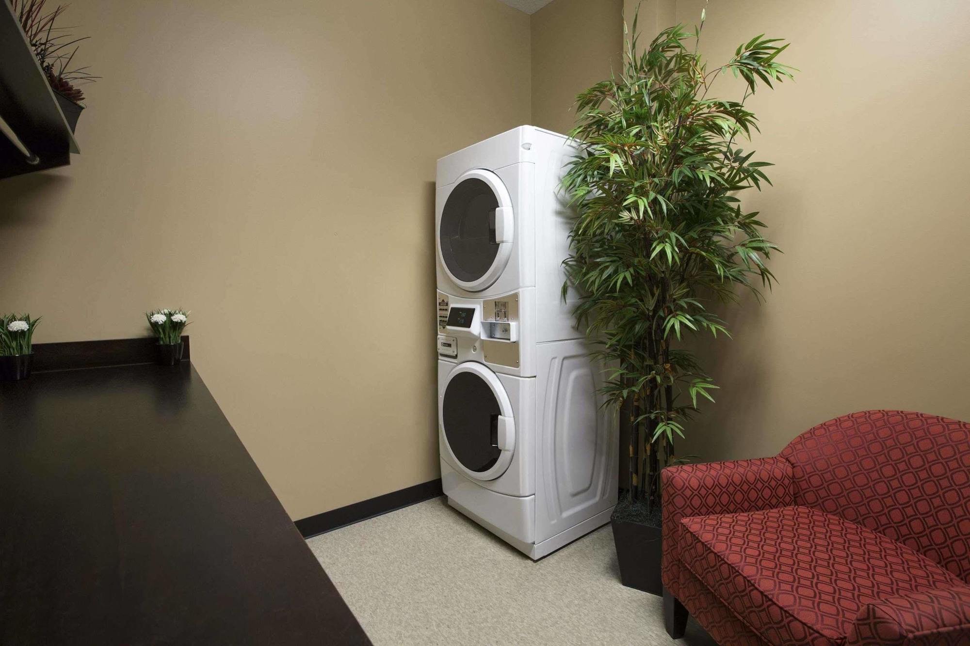 Microtel Inn And Suites By Wyndham Weyburn Εξωτερικό φωτογραφία